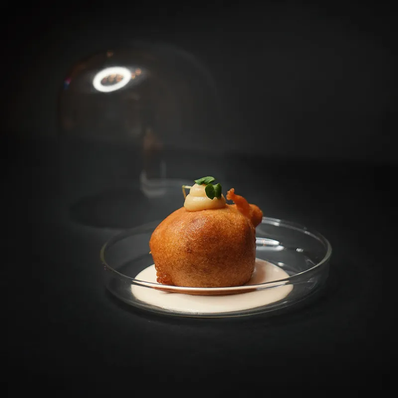 CANTINA VINOS Y VIANDAS Calle Arco del Pilar, 10 Plato: Buñuelo cantinero Precio: 3,80€